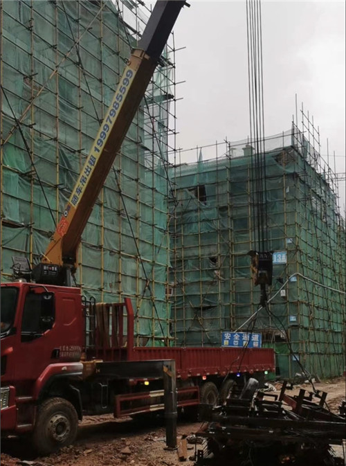 和硕县“慢工细活”—— 吊车的 “微动控制” 技术